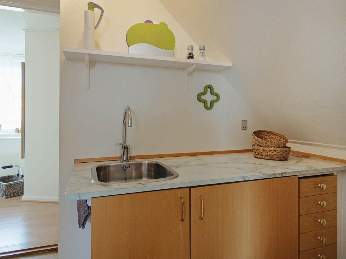 4 Person Holiday Home In Allinge Экстерьер фото